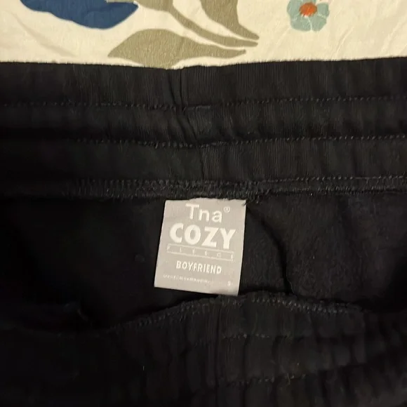Aritzia TNA NWT Wide leg sweatpants - Picture 2 of 4